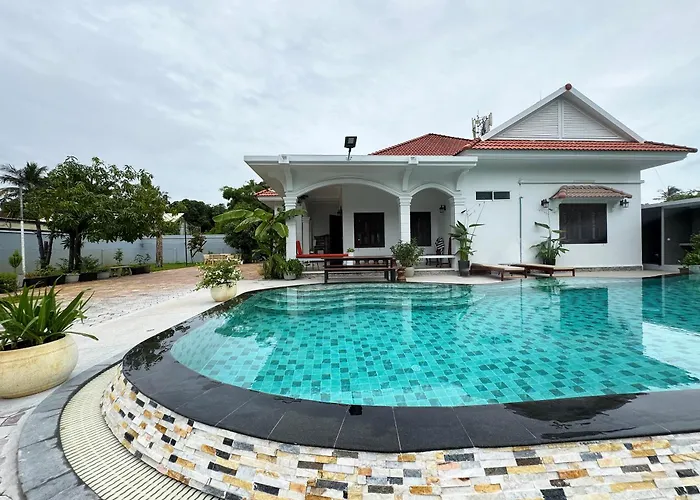 Villa Spacious Sanctuary